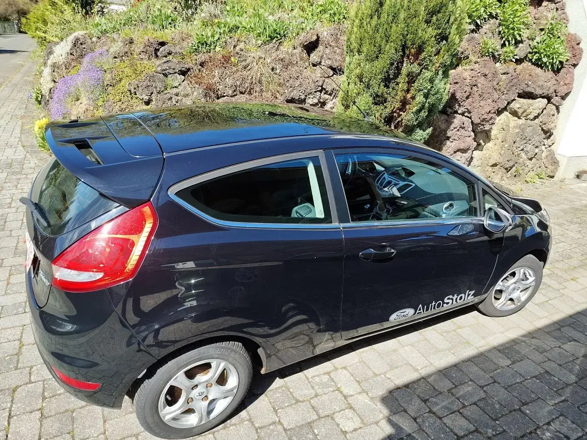 Gebraucht Ford Fiesta 82 PS (60 kW) 2012 Schwarz Limousine