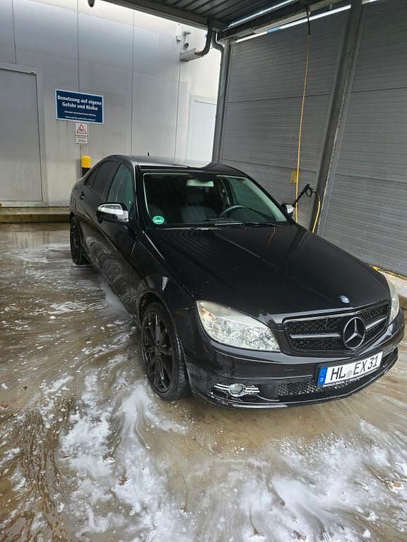 Schwarz Gebraucht 2007 Mercedes C200 Limousine | 5.000 € (Fairer Preis) - Bild 1/4