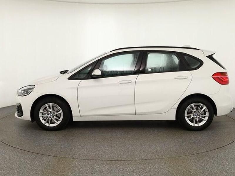 Gebraucht BMW 218 Advantage 150 PS (110 kW) 2021 Weiß Van / Kleinbus