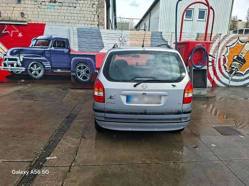 Gebraucht Opel Zafira 125 PS (91 kW) 2003 Silber Van / Kleinbus