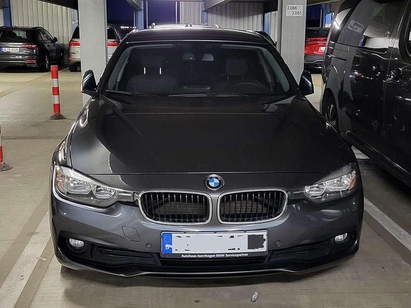 Grau Gebraucht 2015 BMW 318 Kombi | 8.200 € (Guter Preis) - Bild 1/4