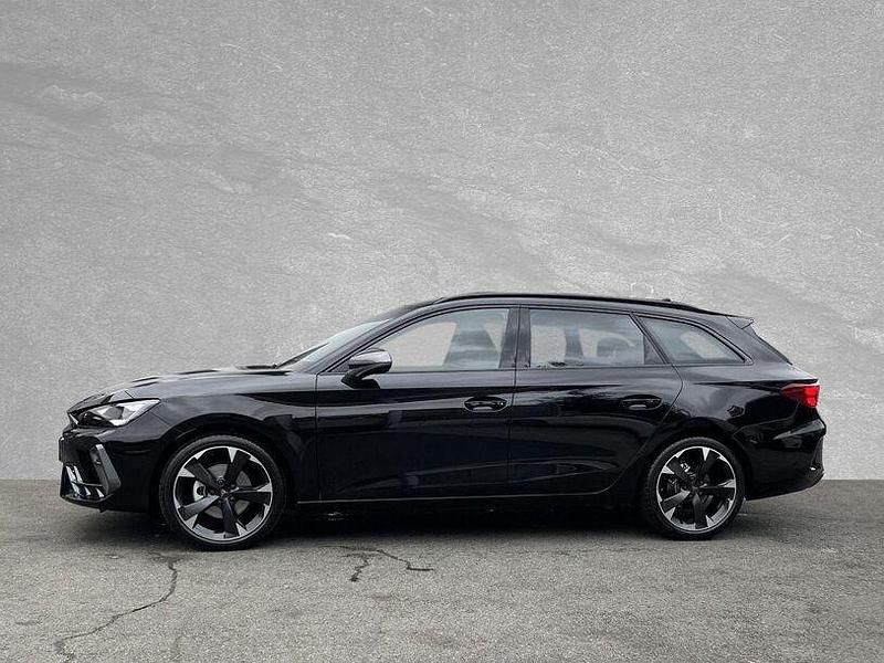 Gebraucht Cupra Leon 150 PS (110 kW) 2025 Midnight schwarz met Limousine