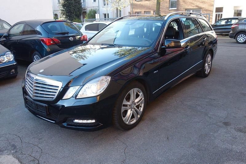 Gebraucht Mercedes E350 Avantgarde 292 PS (214 kW) 2010 Schwarz Kombi