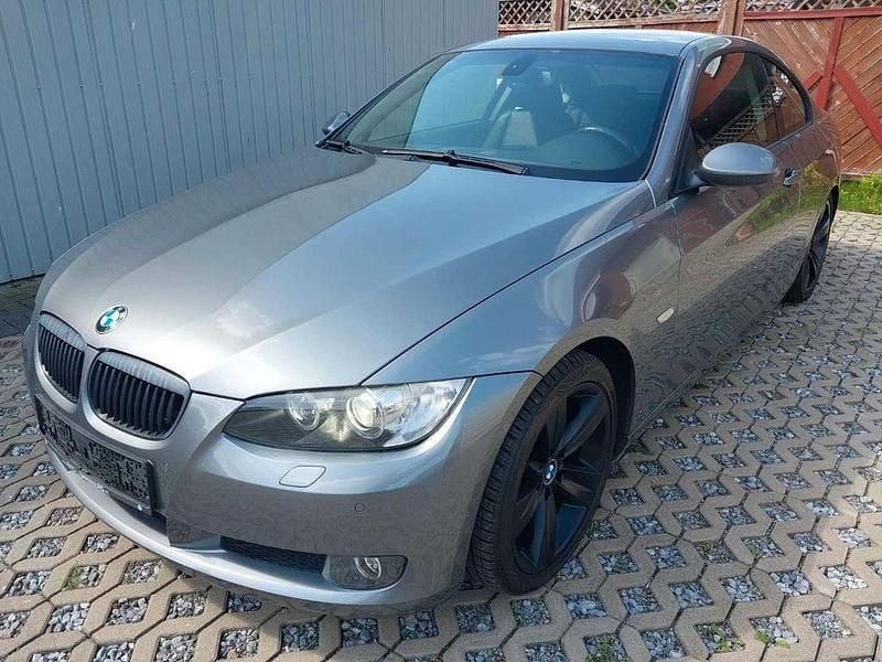 Grau Gebraucht 2007 BMW 325 Sport Line Coupé | 6.480 € (Superpreis) - Bild 1/4
