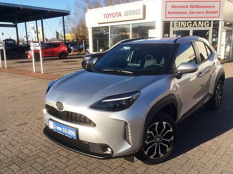 Neu Toyota Yaris Cross 131 PS (96 kW) 2025 Shimmering silver metallic SUV