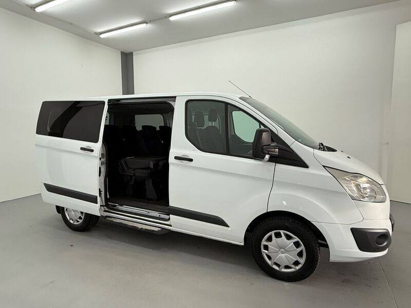Weiß Gebraucht 2018 Ford Transit Custom Kombi | 13.999 € (Teuer) - Bild 1/4