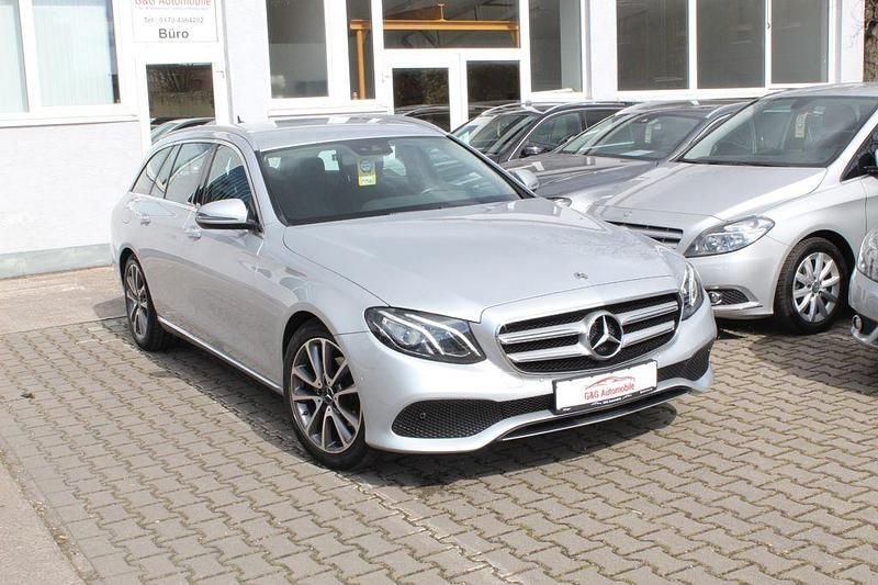 Second-hand Mercedes E220 194 CP (142 kW) 2017 Argintiu Berlinǎ