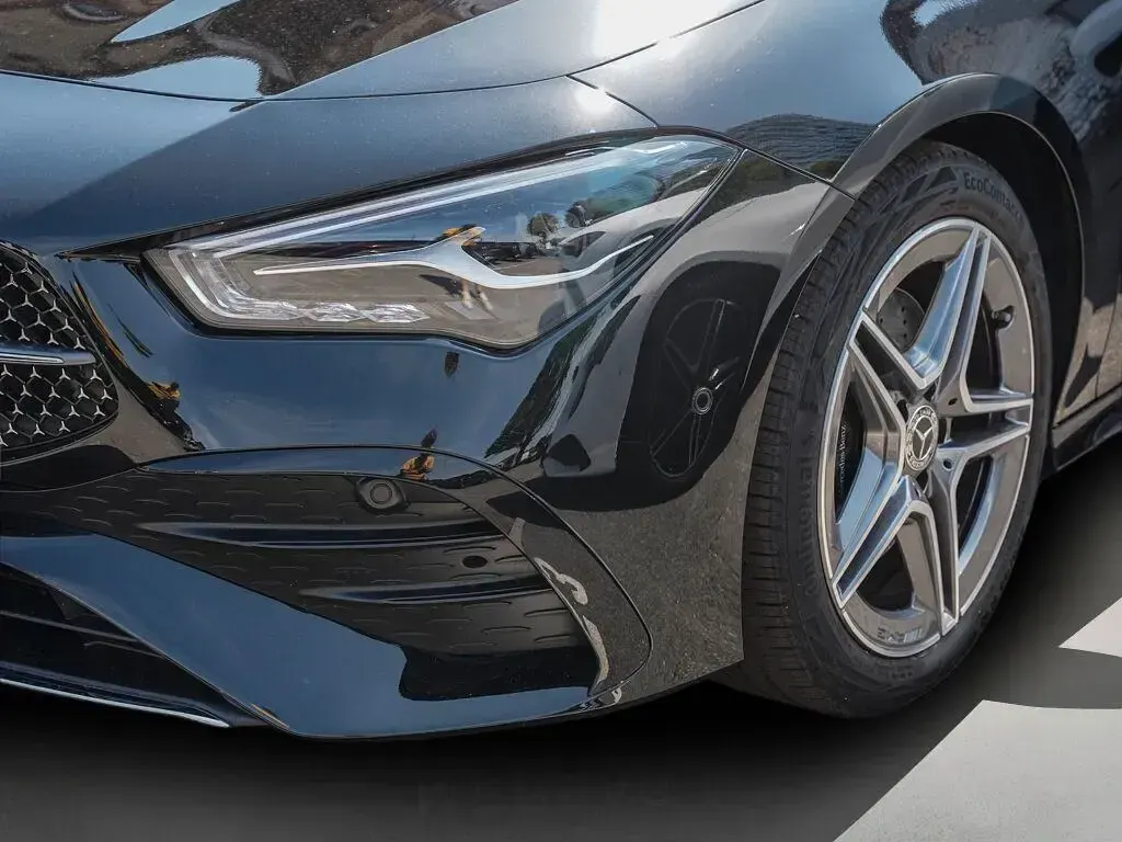 Gebraucht Mercedes CLA200 Shooting Brake Advanced Plus 163 PS (119 kW) 2025 Schwarz Kombi