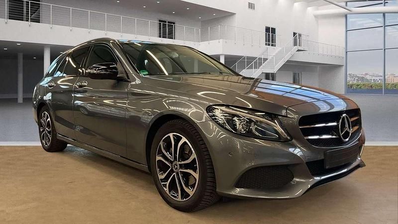 Selenitgrau Gebraucht 2017 Mercedes C180 Avantgarde Kombi | 18.700 € (Fairer Preis) - Bild 1/4