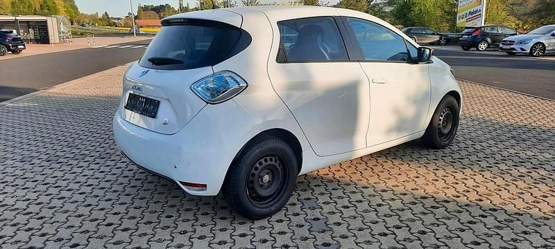 Używany Renault Zoe 42 kW (58 KM) 2015 Biały Hatchback