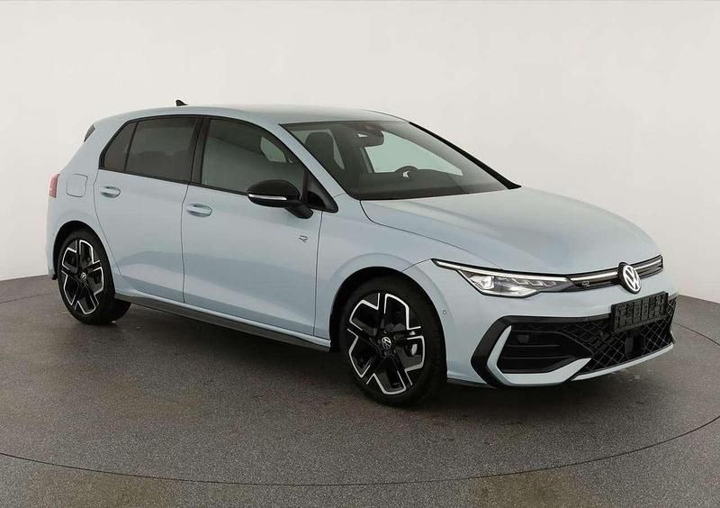 Crystal ice blue metallic Neu 2025 VW Golf VIII R-line Limousine | 30.595 € (Fairer Preis) - Bild 1/4