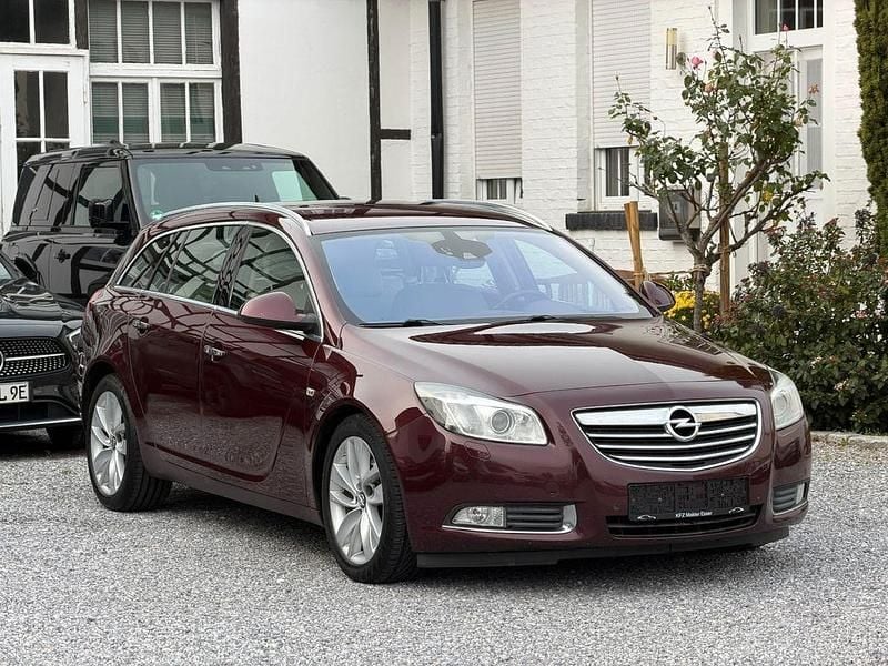 Violett Gebraucht 2013 Opel Insignia Innovation Kombi | 4.990 € (Guter Preis) - Bild 1/4