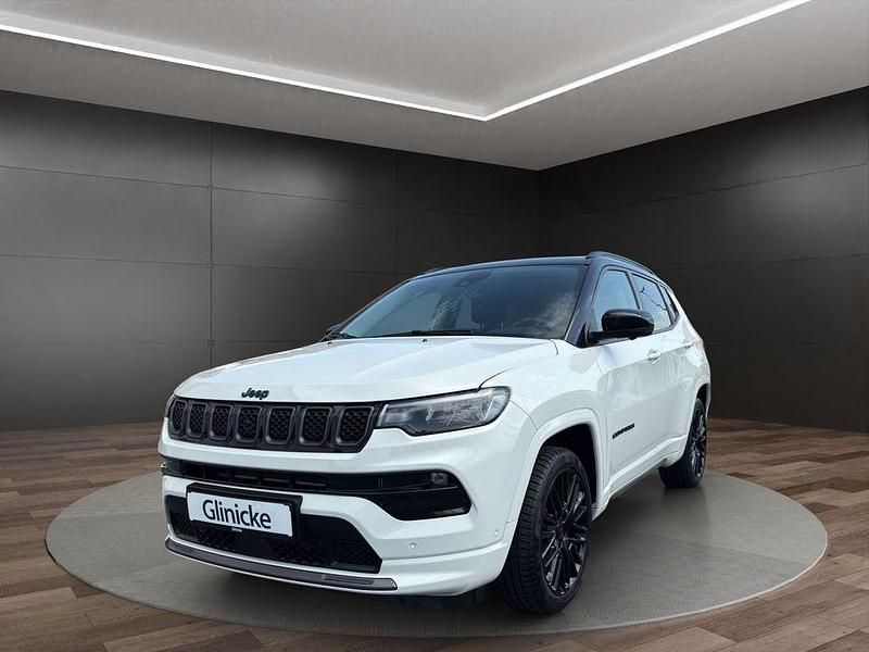 Weiß Gebraucht 2022 Jeep Compass SUV | 27.470 € (Fairer Preis) - Bild 1/4