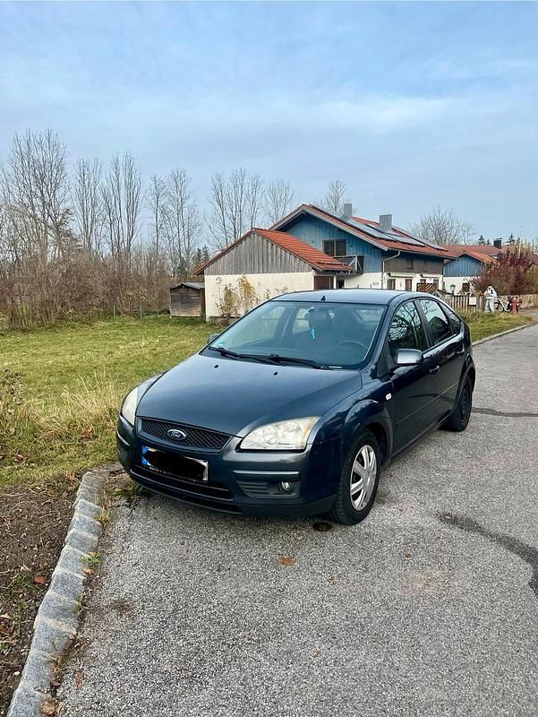 Blau Gebraucht 2007 Ford Focus Limousine | 850 € (Superpreis) - Bild 1/4