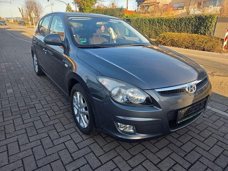 Gebraucht Hyundai i30 Edition+ 109 PS (80 kW) 2010 Schwarz Limousine