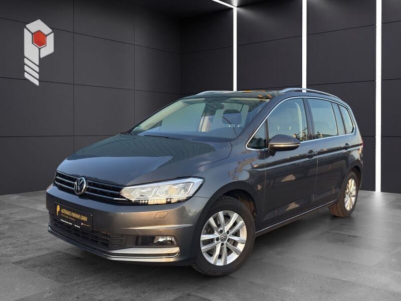 Grau Gebraucht 2019 VW Touran Highline Van / Kleinbus | 26.190 € (Fairer Preis) - Bild 1/4
