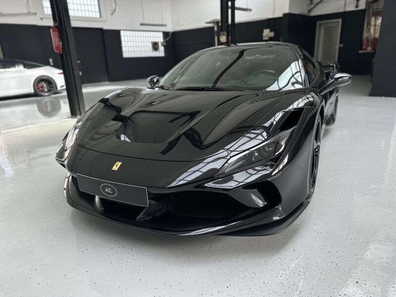 Schwarz Gebraucht 2021 Ferrari F8 Coupé | 258.800 € - Bild 1/4
