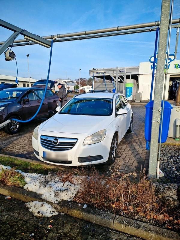 Gebraucht Opel Insignia 110 PS (80 kW) 2009 Weiß Kombi
