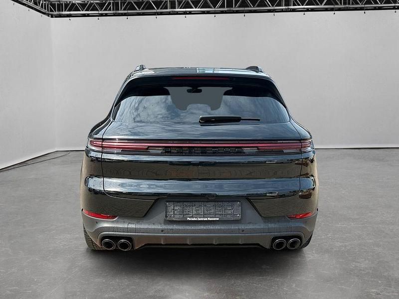 Gebraucht Porsche Cayenne 305 PS (224 kW) 2024 Schwarz SUV