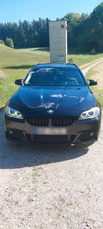 Schwarz Gebraucht 2012 BMW 530 M Sport Kombi | 12.750 € (Teuer) - Bild 1/4