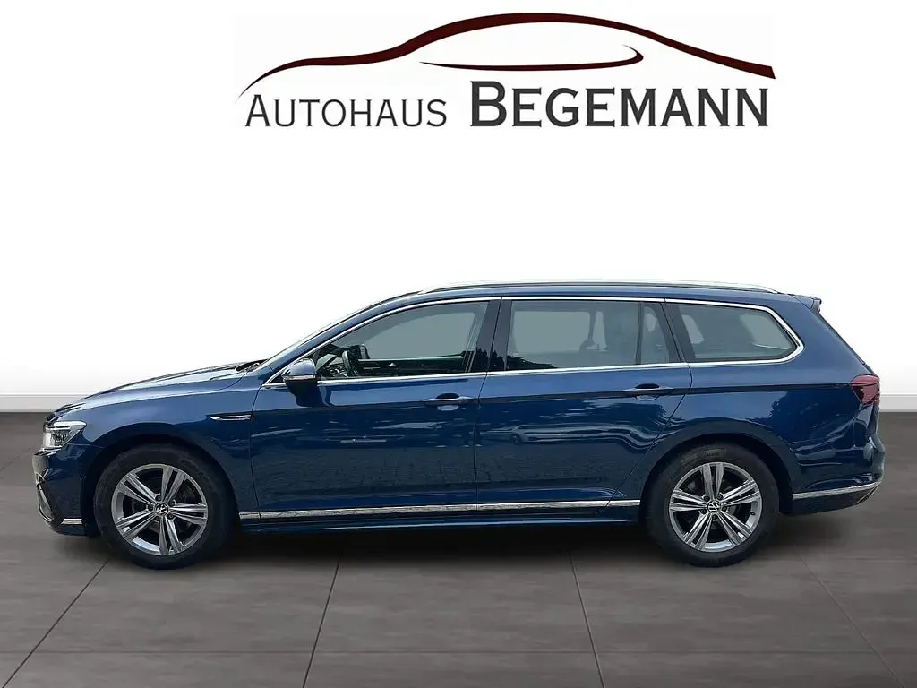 Gebraucht VW Passat R-line 200 PS (147 kW) 2022 Aquamarinblau (metallic) Kombi