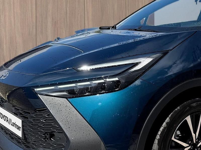 Neu Toyota C-HR 152 PS (111 kW) 2025 Blau SUV