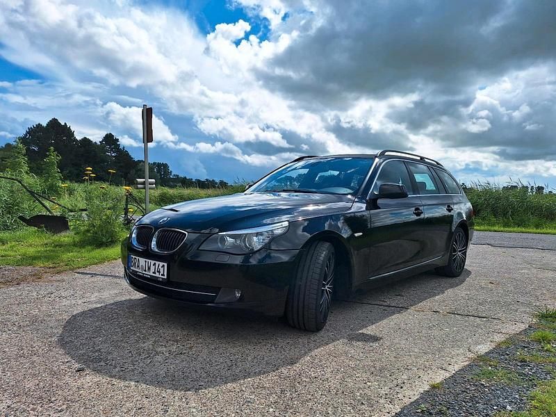 Schwarz Gebraucht 2010 BMW 520 Kombi | 5.500 € (Fairer Preis) - Bild 1/4