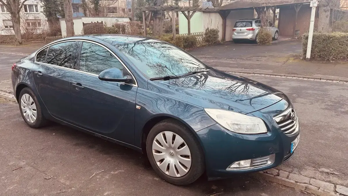 Gebraucht Opel Insignia 136 PS (100 kW) 2013 Blau Limousine