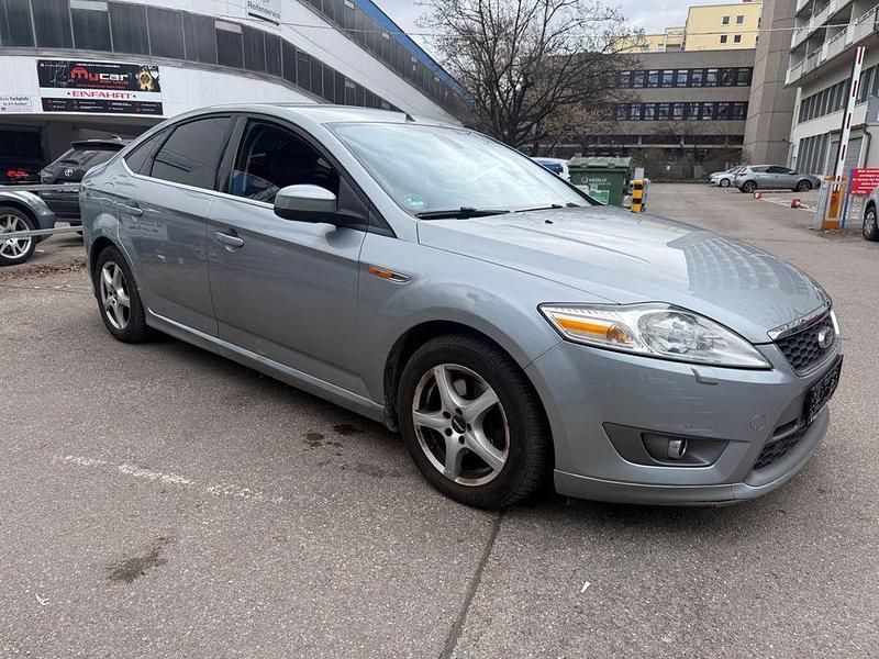 Gebraucht Ford Mondeo Titanium 140 PS (102 kW) 2009 Hypersilber metallic Limousine