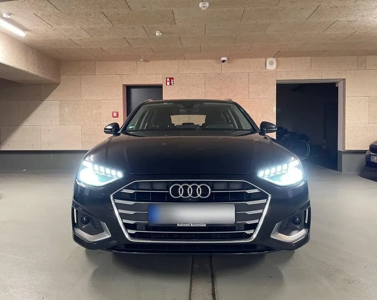Gebraucht Audi A4 Ambiente 204 PS (150 kW) 2021 Schwarz Kombi