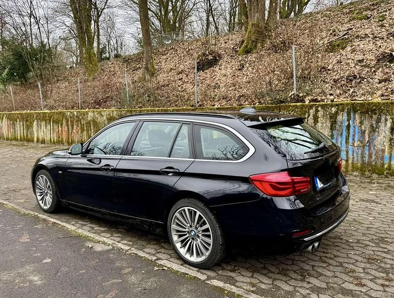 Gebraucht BMW 320 Luxury Line 184 PS (135 kW) 2018 Schwarz Kombi