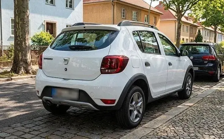 Gebraucht Dacia Sandero Stepway 73 PS (53 kW) 2019 Weiß Limousine