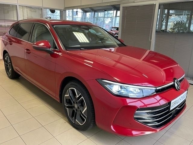 Usata VW Passat Elegance 150 CV (110 kW) 2024 Rosso Station wagon