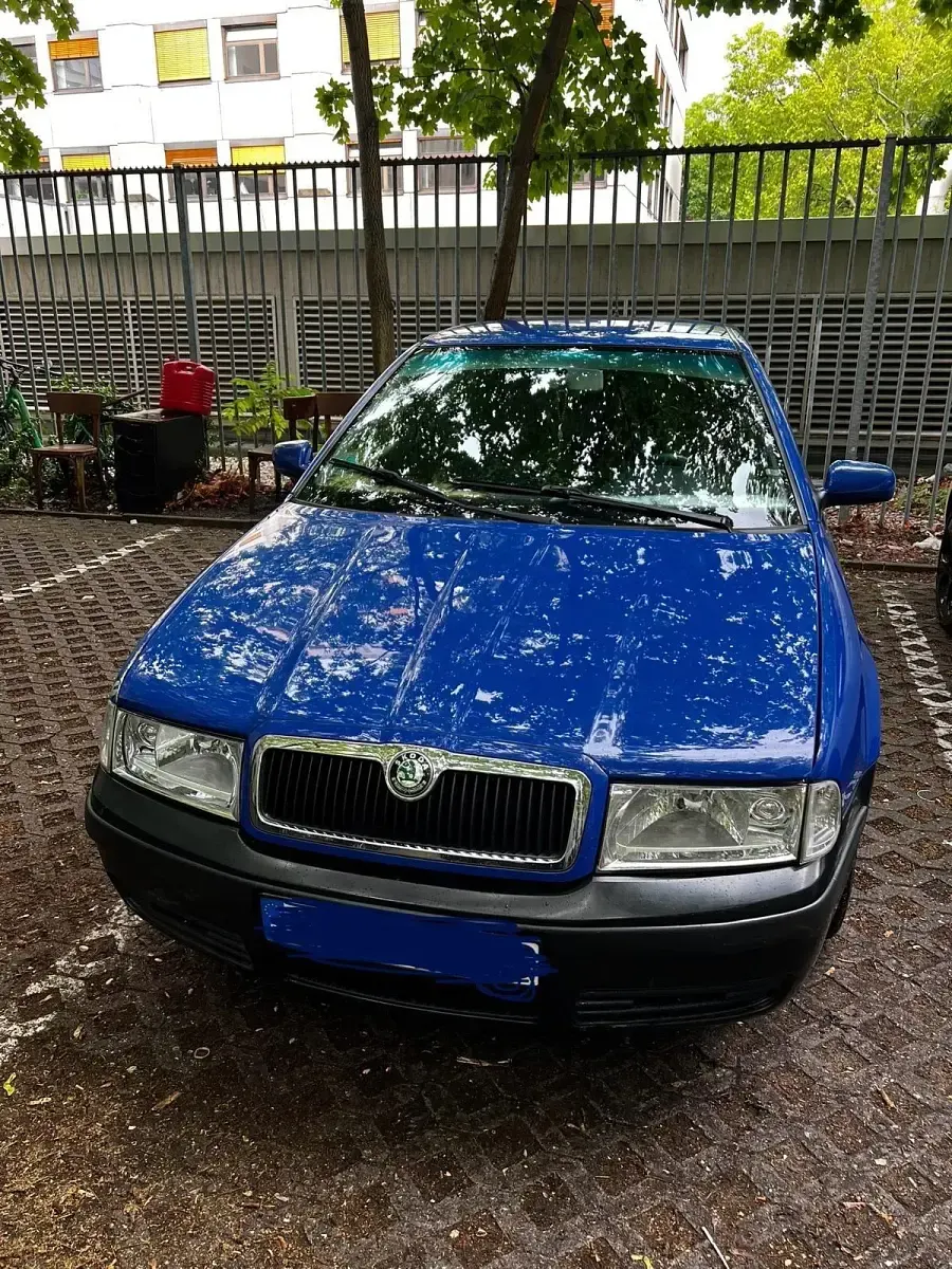 Używany Skoda Octavia 105 KM (77 kW) 2009 Niebieski Sedan/Limuzyna
