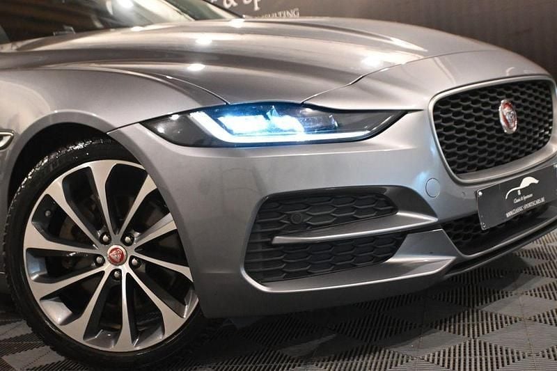 Gebraucht Jaguar XE R-Dynamic 179 PS (131 kW) 2019 Grau Limousine