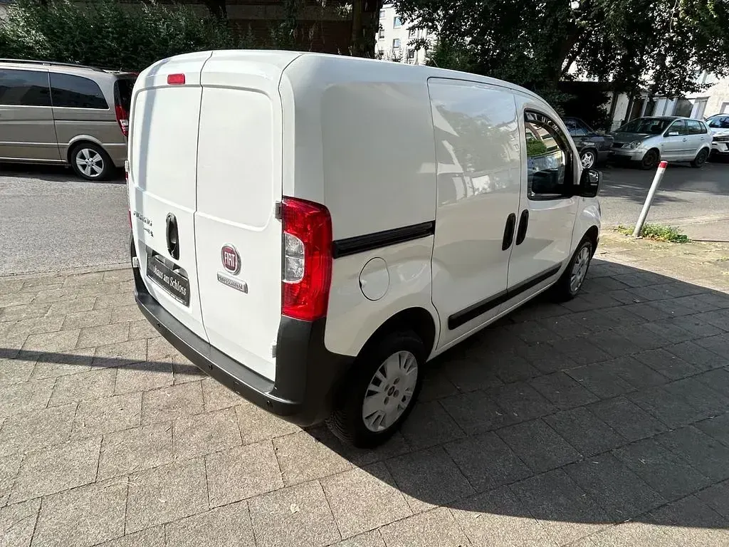 Gebraucht Fiat Fiorino 80 PS (58 kW) 2017 Weiß Van / Kleinbus