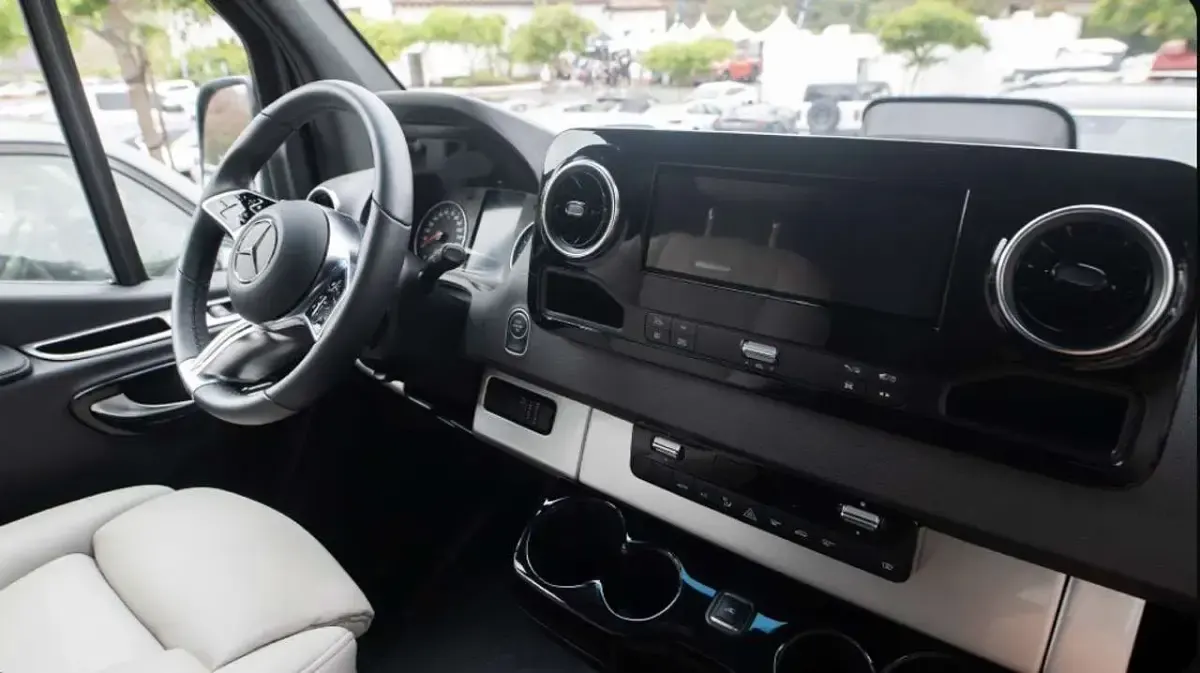 Neu Mercedes Sprinter 170 PS (125 kW) 2026 Grau Van