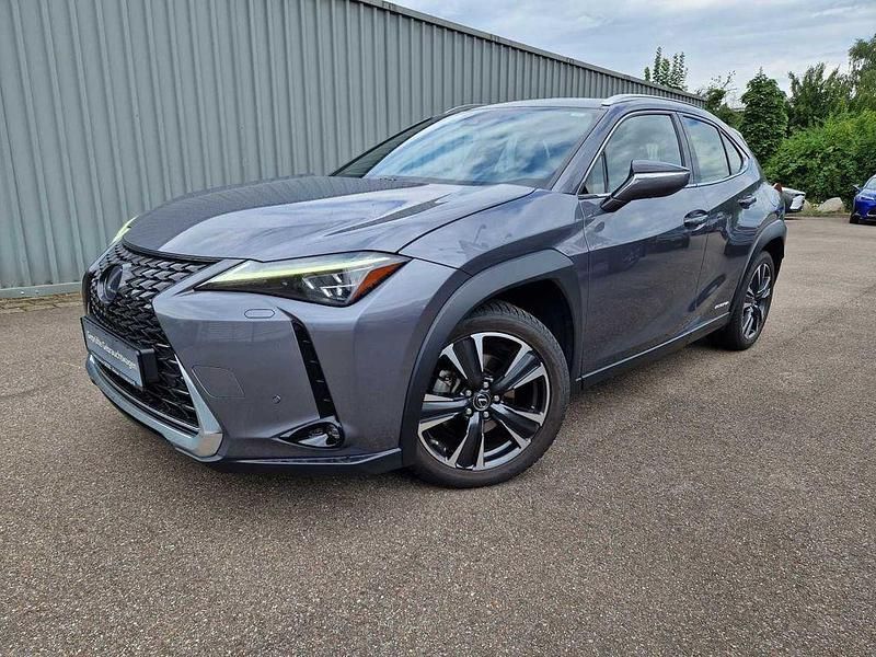 Marlingrau (metallic) Gebraucht 2020 Lexus UX 250h Luxury Line SUV | 27.990 € (Teuer) - Bild 1/4