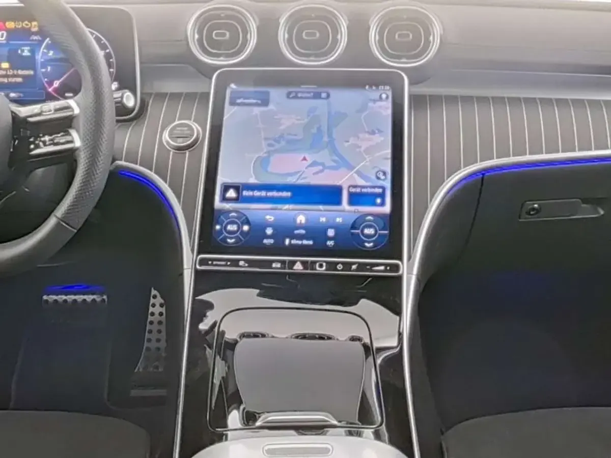 Gebraucht Mercedes C180 AMG 170 PS (125 kW) 2025 Metalliclack obsidianschwarz Limousine