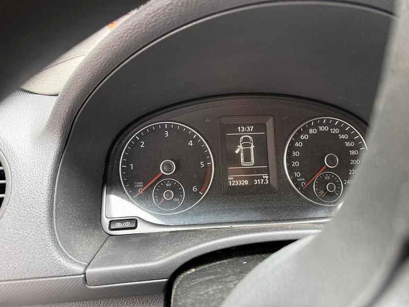 Gebraucht VW Caddy 102 PS (75 kW) 2014 Silber Van / Kleinbus