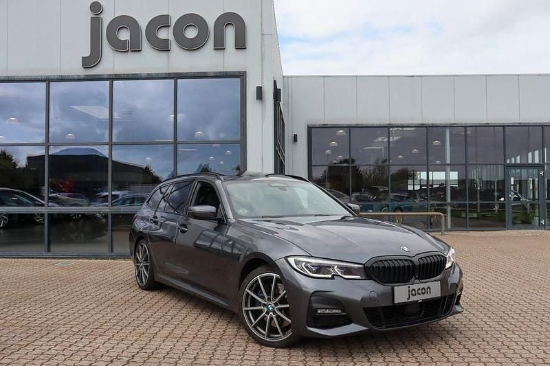 Grau Gebraucht 2020 BMW 330 M Sport Limousine | 22.400 € (Fairer Preis) - Bild 1/4