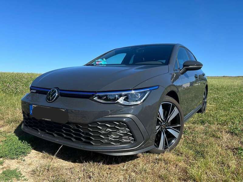 Grau Gebraucht 2021 VW Golf VIII GTE Kleinwagen | 24.099 € (Fairer Preis) - Bild 1/4