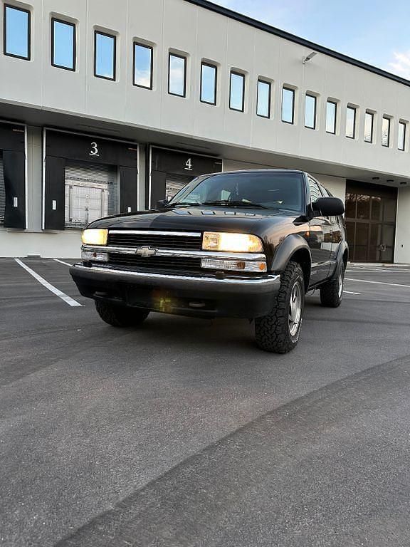 Schwarz Gebraucht 1999 Chevrolet Blazer LT SUV | 6.490 € (Fairer Preis) - Bild 1/4