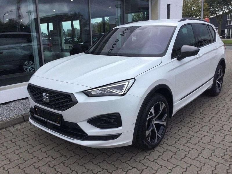 Orix weiß (metallic) Gebraucht 2024 Seat Tarraco FR SUV | 34.990 € (Guter Preis) - Bild 1/4