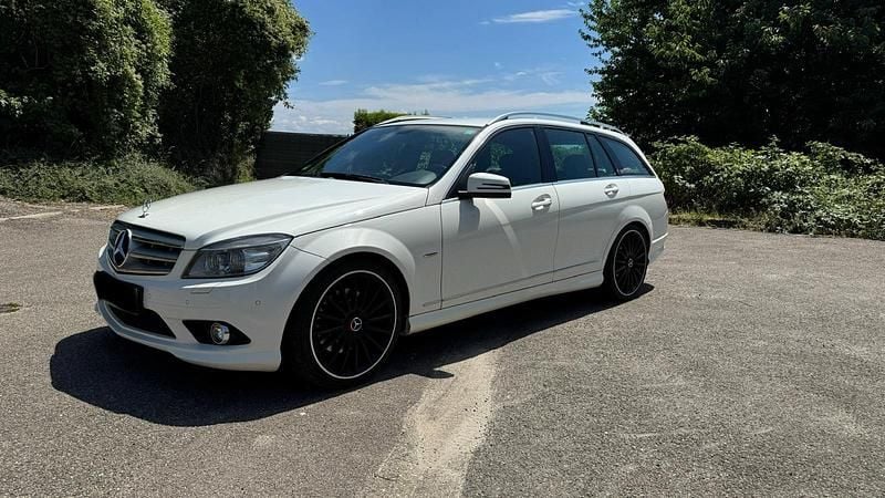 Weiß Gebraucht 2008 Mercedes C320 Kombi | 6.900 € (Fairer Preis) - Bild 1/4