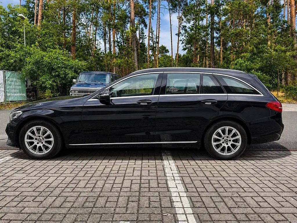 Gebraucht Mercedes C180 Avantgarde 156 PS (114 kW) 2018 Schwarz Kombi