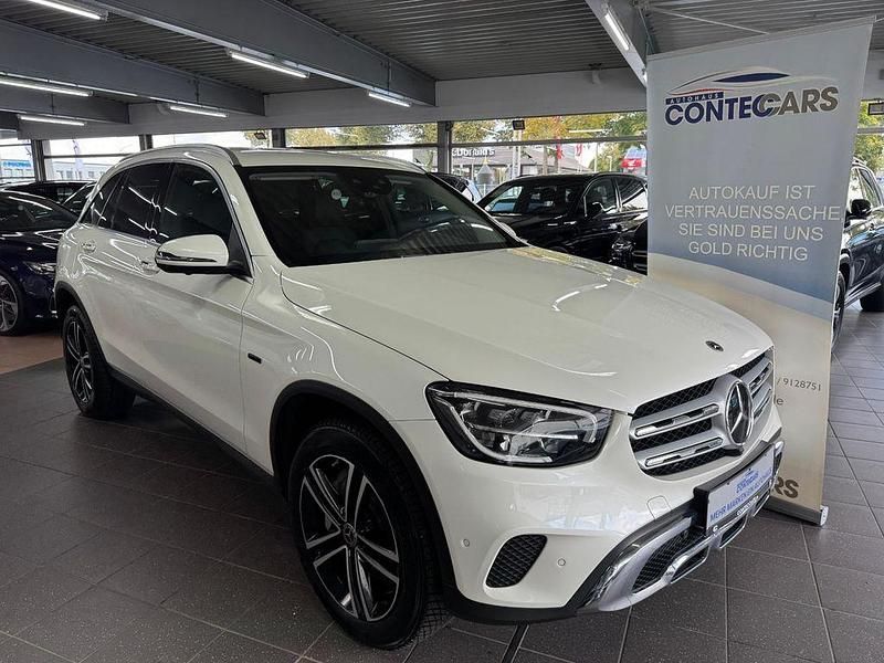 Diamantweiss Gebraucht 2021 Mercedes GLC300e SUV | 34.750 € (Guter Preis) - Bild 1/4