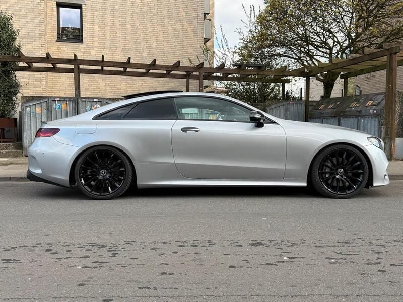 Silber Gebraucht 2017 Mercedes E400 AMG Coupé | 29.950 € - Bild 1/4