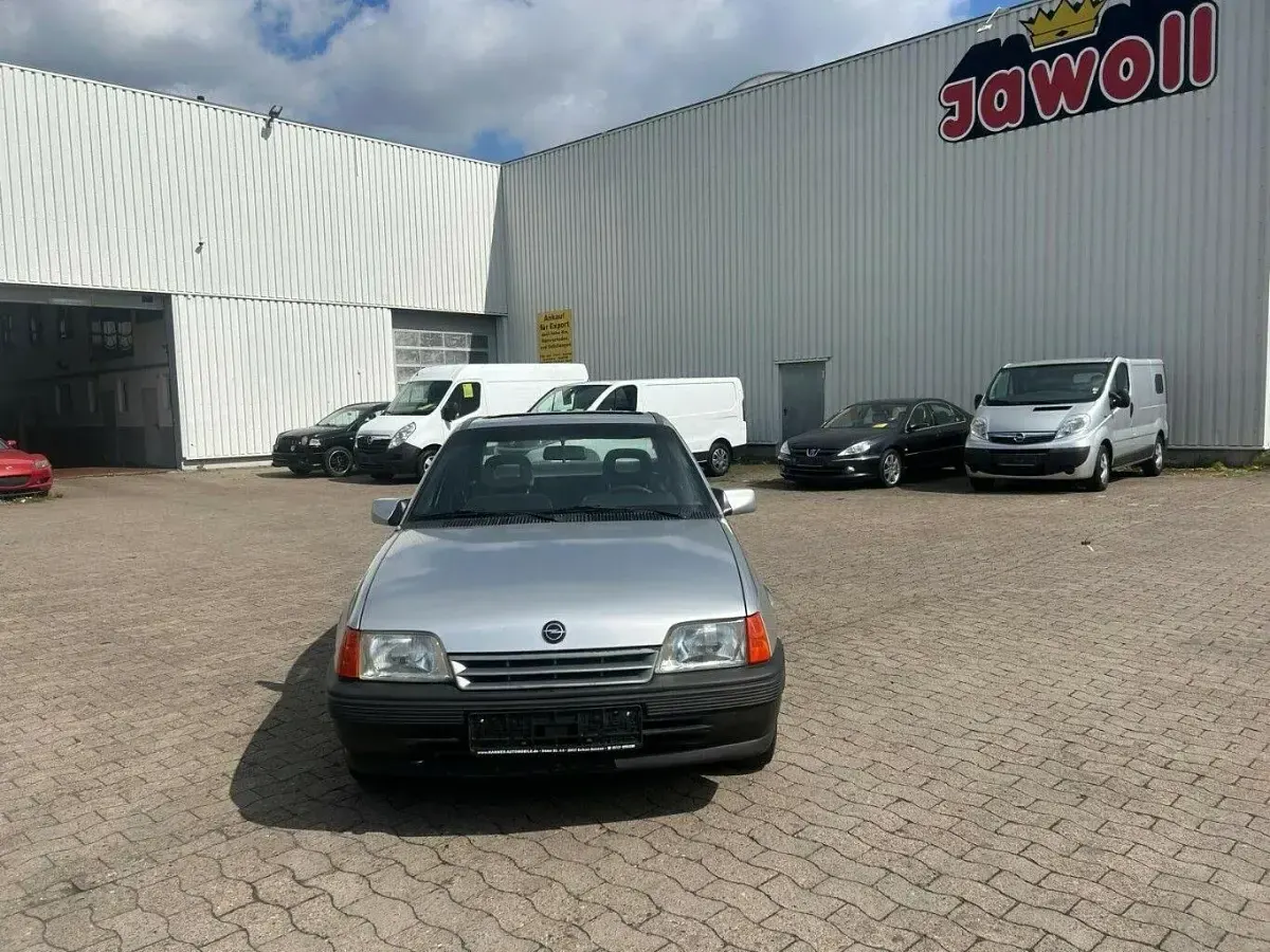 Gebraucht Opel Kadett S 75 PS (55 kW) 1991 Silber metallic Limousine