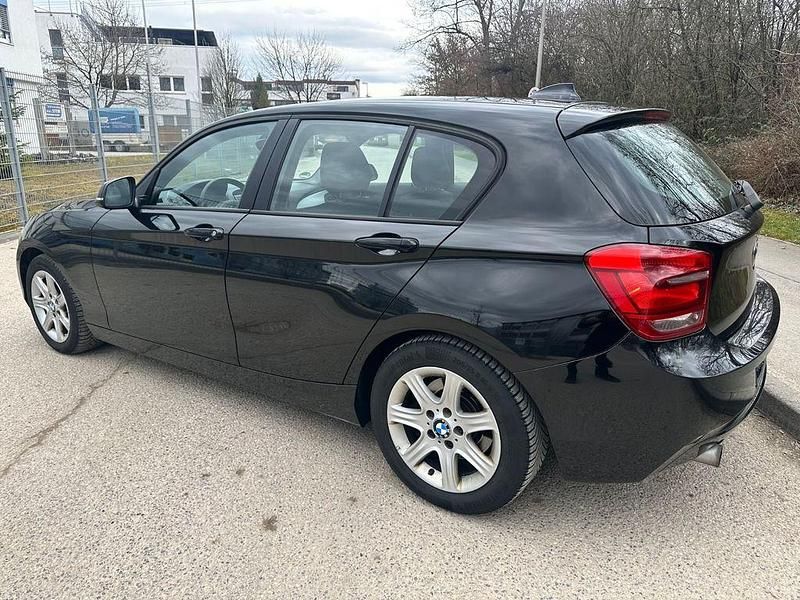 Gebraucht BMW 120 184 PS (135 kW) 2011 Schwarz Kleinwagen